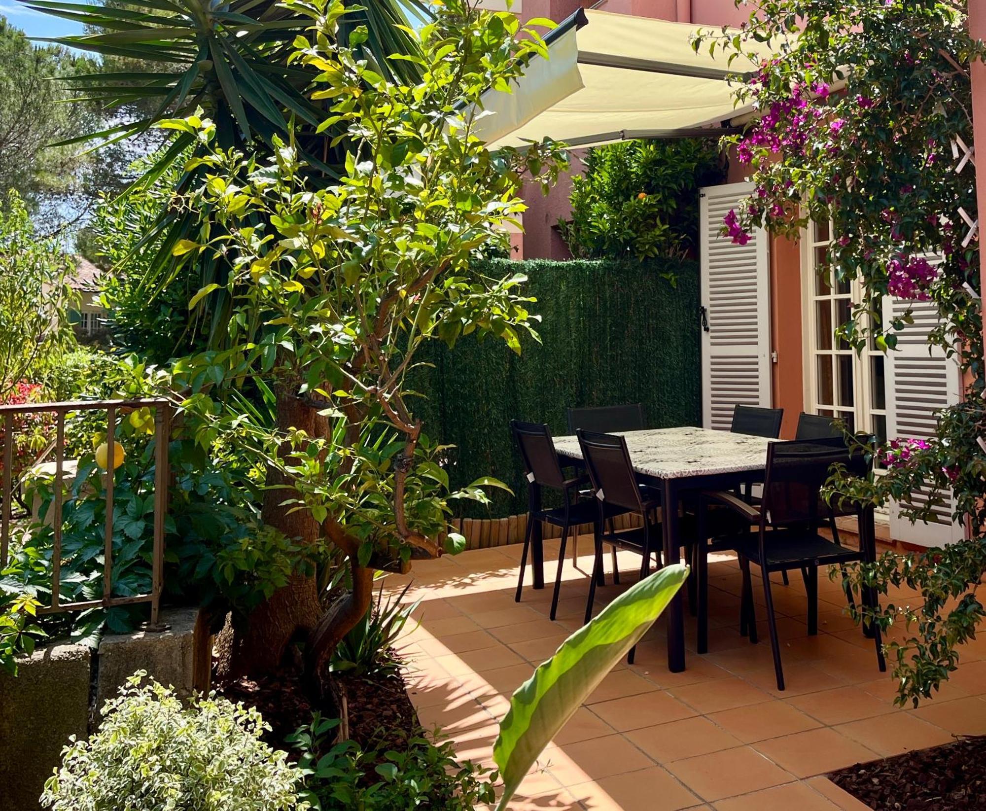 Village Typique - Piscine - Grande Terrasse Ombragee - Logement Climatise Mougins Exterior photo